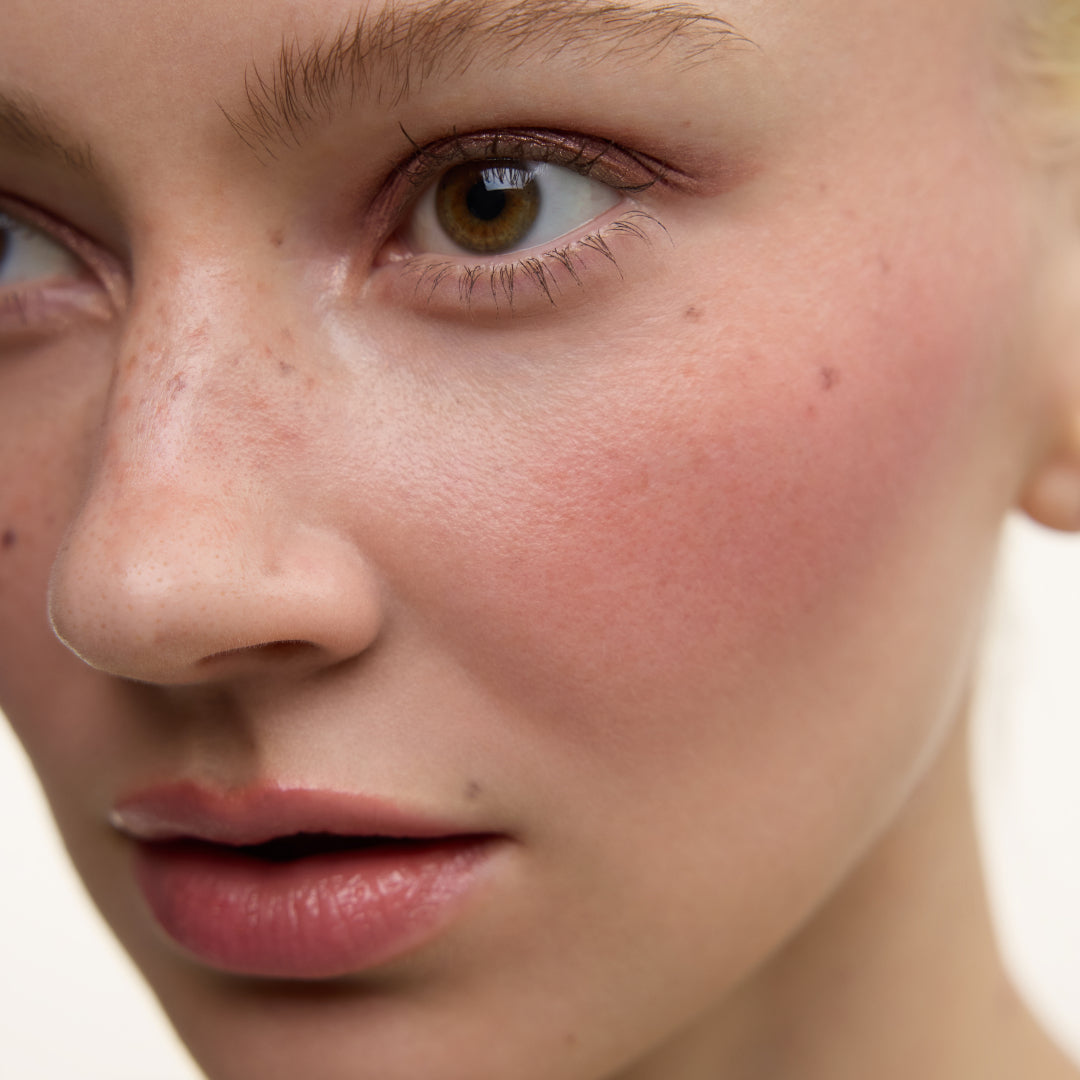 Wonderblush | Le Fondant Cream Blush | Cerise Shade Model Image - close-up of a model wearing blush on the cheeks