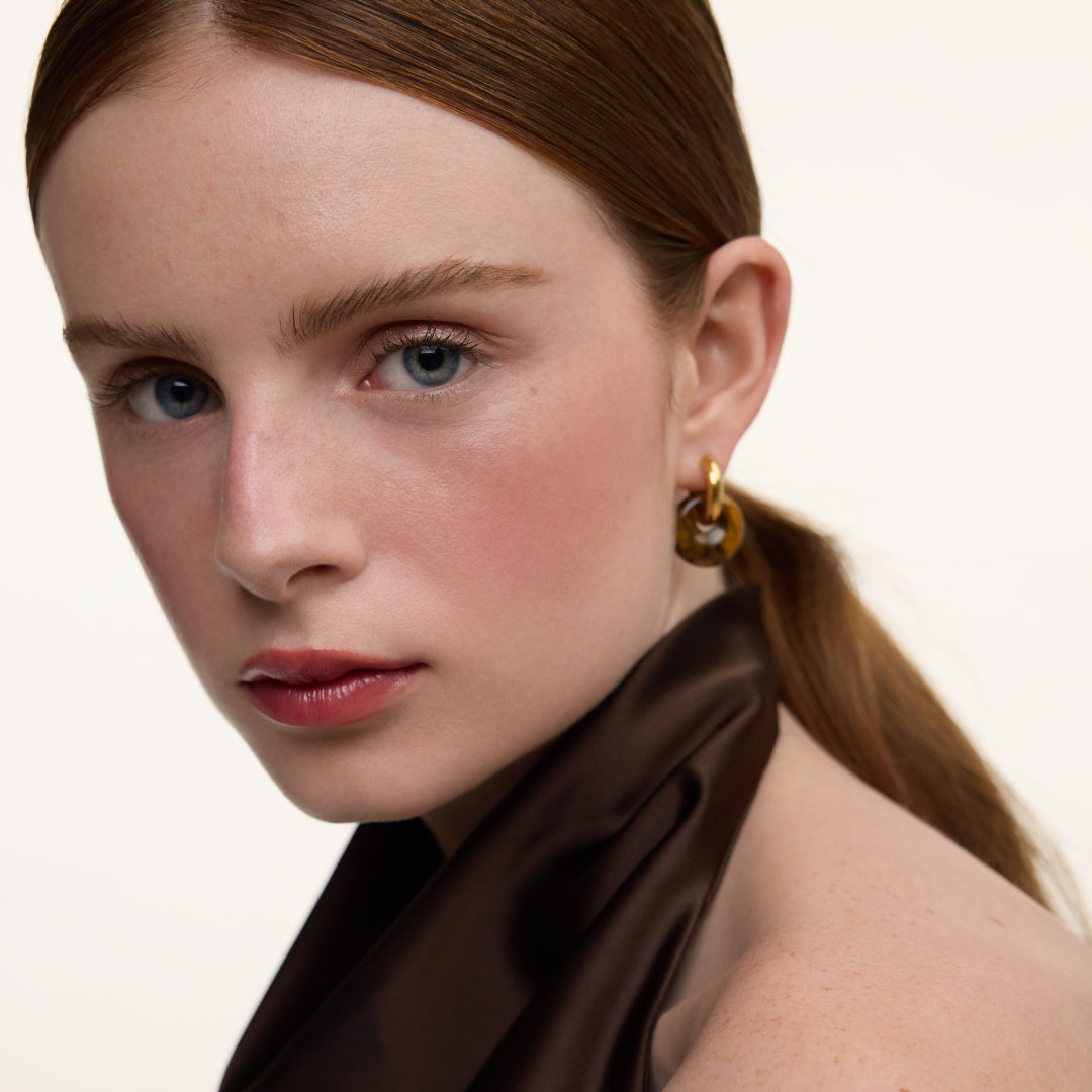 Wonderblush | Le Fondant Cream Blush | Figue Shade Model Image - close-up of a model wearing blush on the cheeks