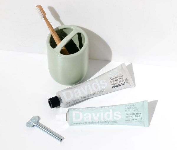 Peppermint + Charcoal Toothpaste - Beauty Heroes®